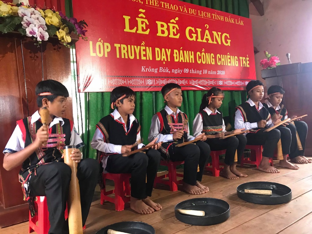 Sở Văn hóa - Thể thao và Du lịch bế giảng lớp truyền dạy đánh chiêng trẻ tại huyện Krông Búk