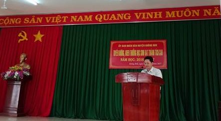 Tuyên dương, khen thưởng học sinh giỏi năm học 2016 - 2017