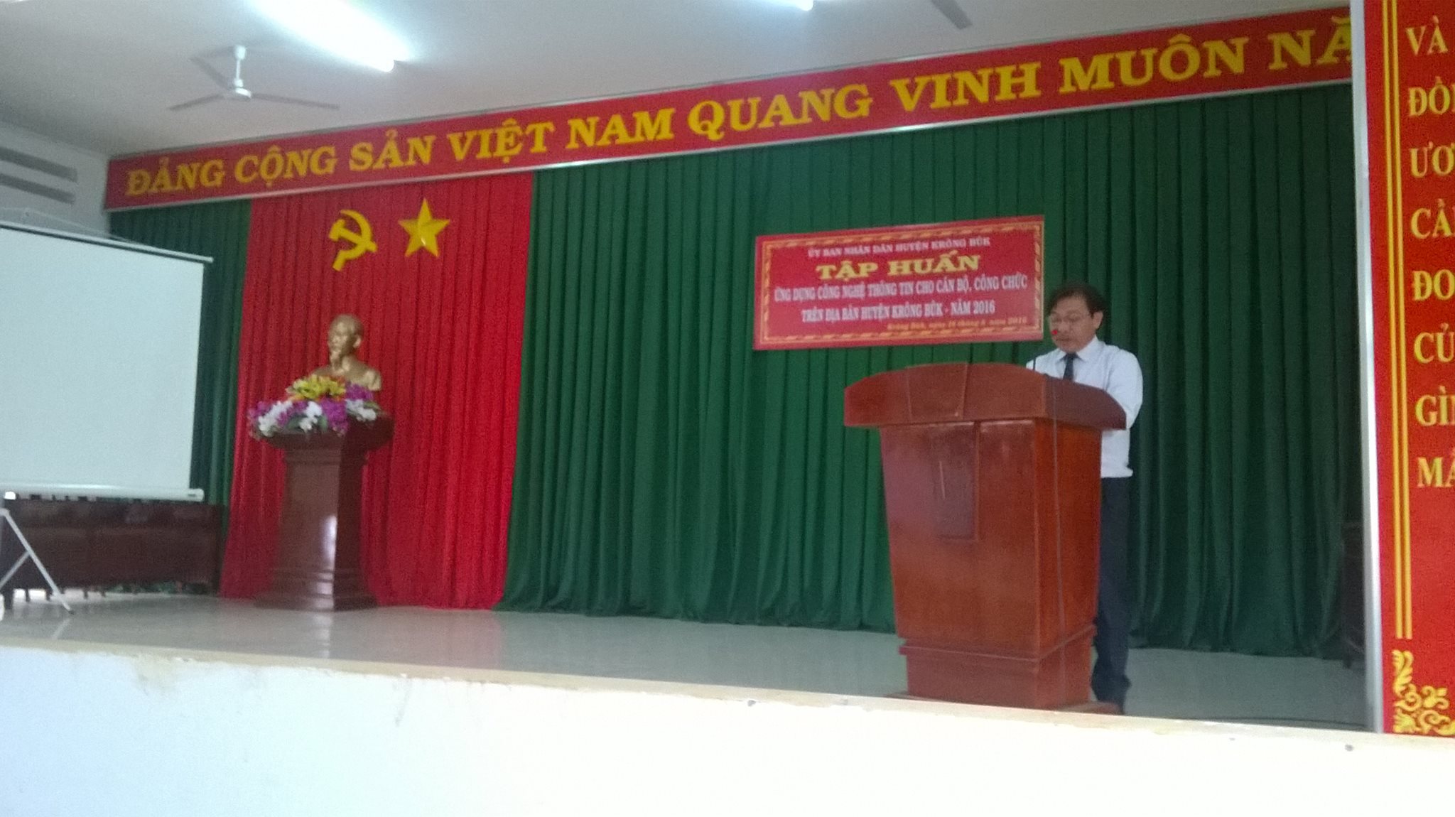 UBND huyện Krông Búk tổ chức tập huấn CNTT cho cán bộ, công chức, viên chức.