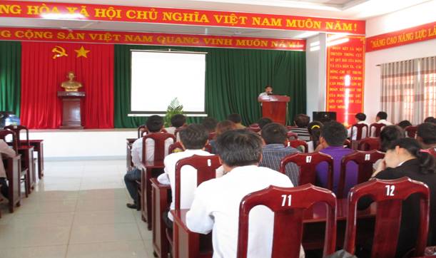 Khai giảng lớp bồi dưỡng lý luận chính trị cho đảng viên mới