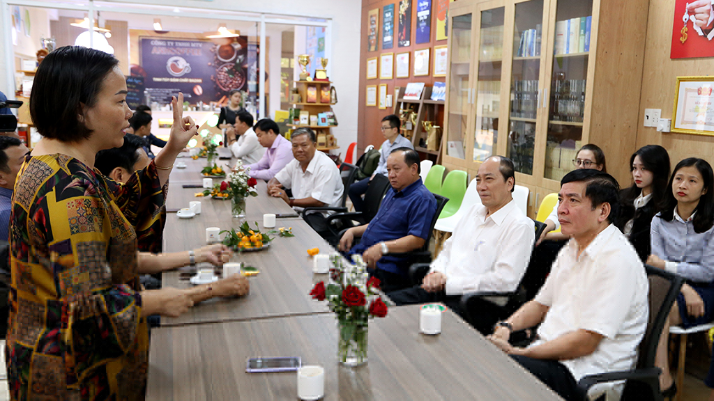 Bí thư Tỉnh ủy Bùi Văn Cường và Chủ tịch UBND tỉnh tham gia chương trình “ Cà phê Doanh nhân – Doanh nghiệp”