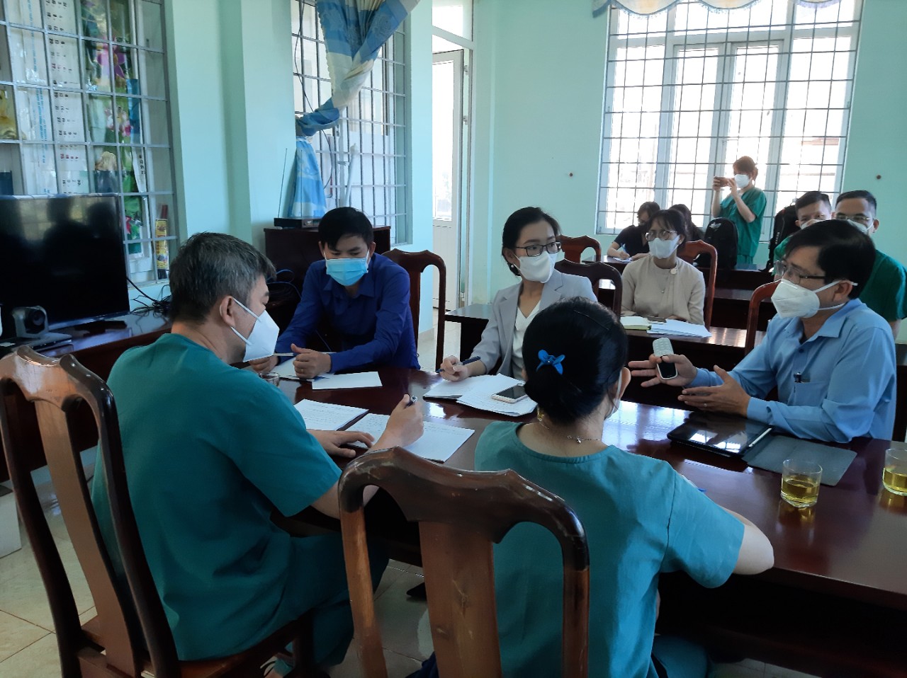 Đoàn bác sĩ bệnh viện chợ rẫy khảo sát việc phòng chống dịch tại cở sỡ điều trị bệnh bệnh nhân covid- 19 huyện Krông Búk