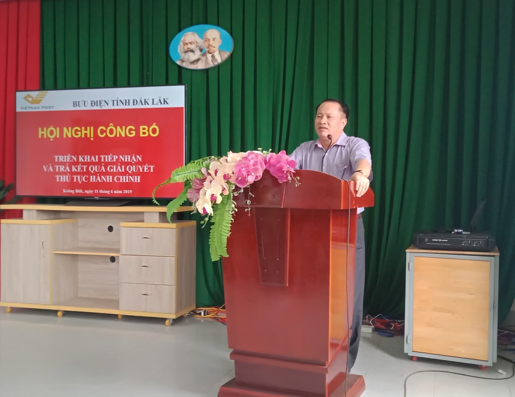 Hội nghị công bố tiếp nhận, trả kết quả thủ tục hành chính qua bưu chính công ích.