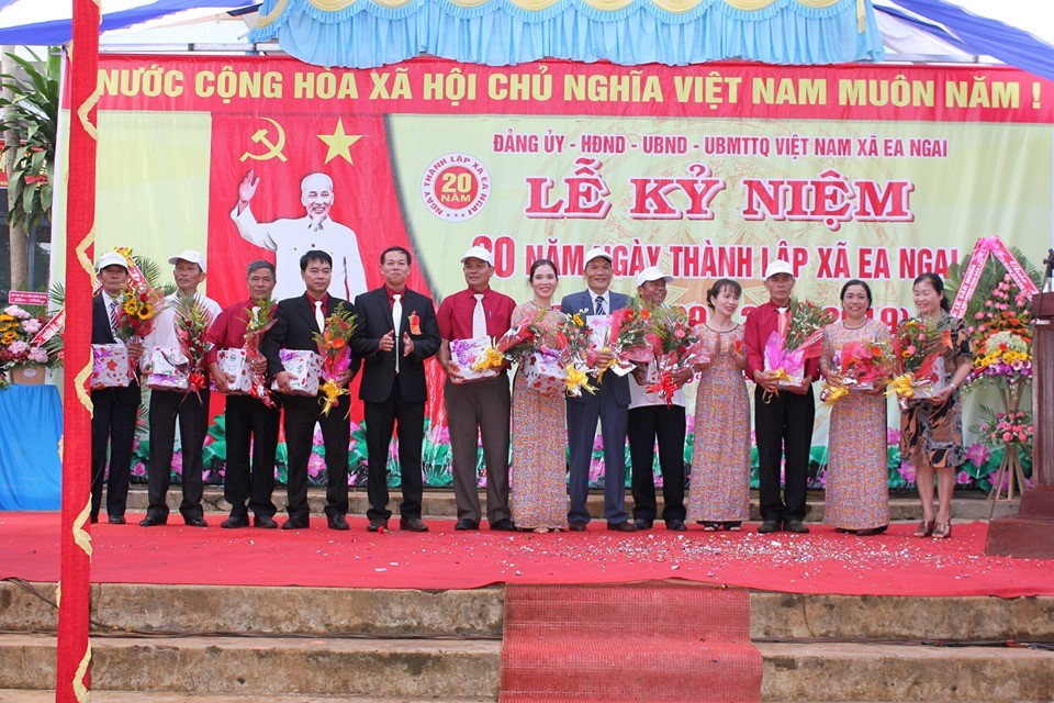 Đảng ủy-HĐND-UBND-UBMTTQVN xã Ea Ngai kỷ niệm 20 năm ngày thành lập