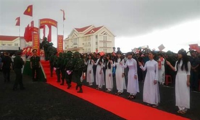 Huyện Krông Búk tổ chức giao, nhận quân đợt 2 năm 2015
