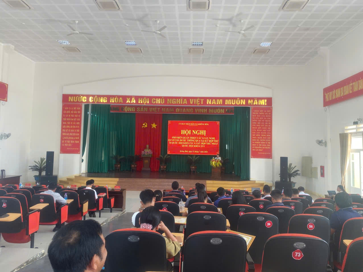 hội nghị.jpg