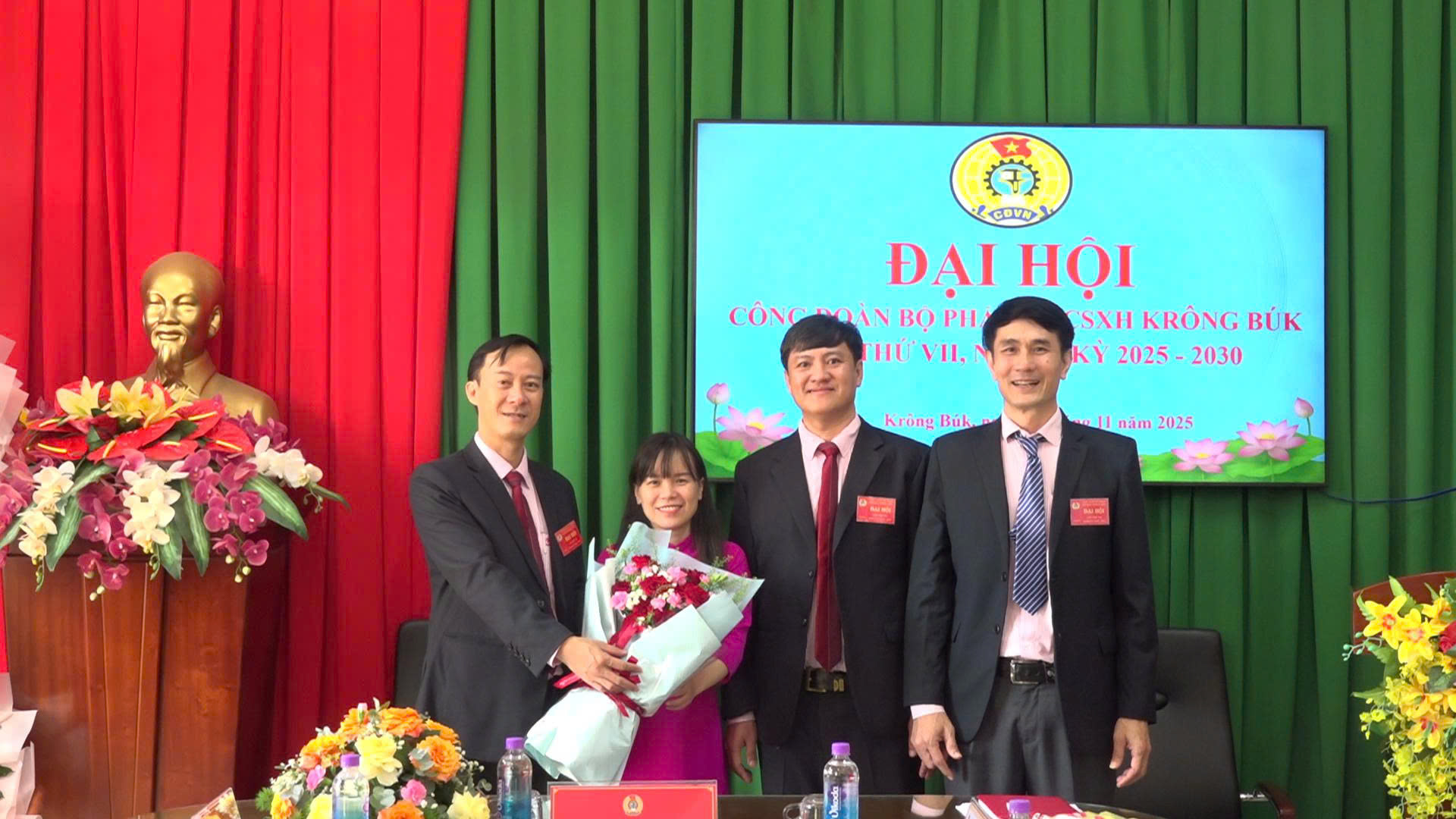 e0027321c83944671d28