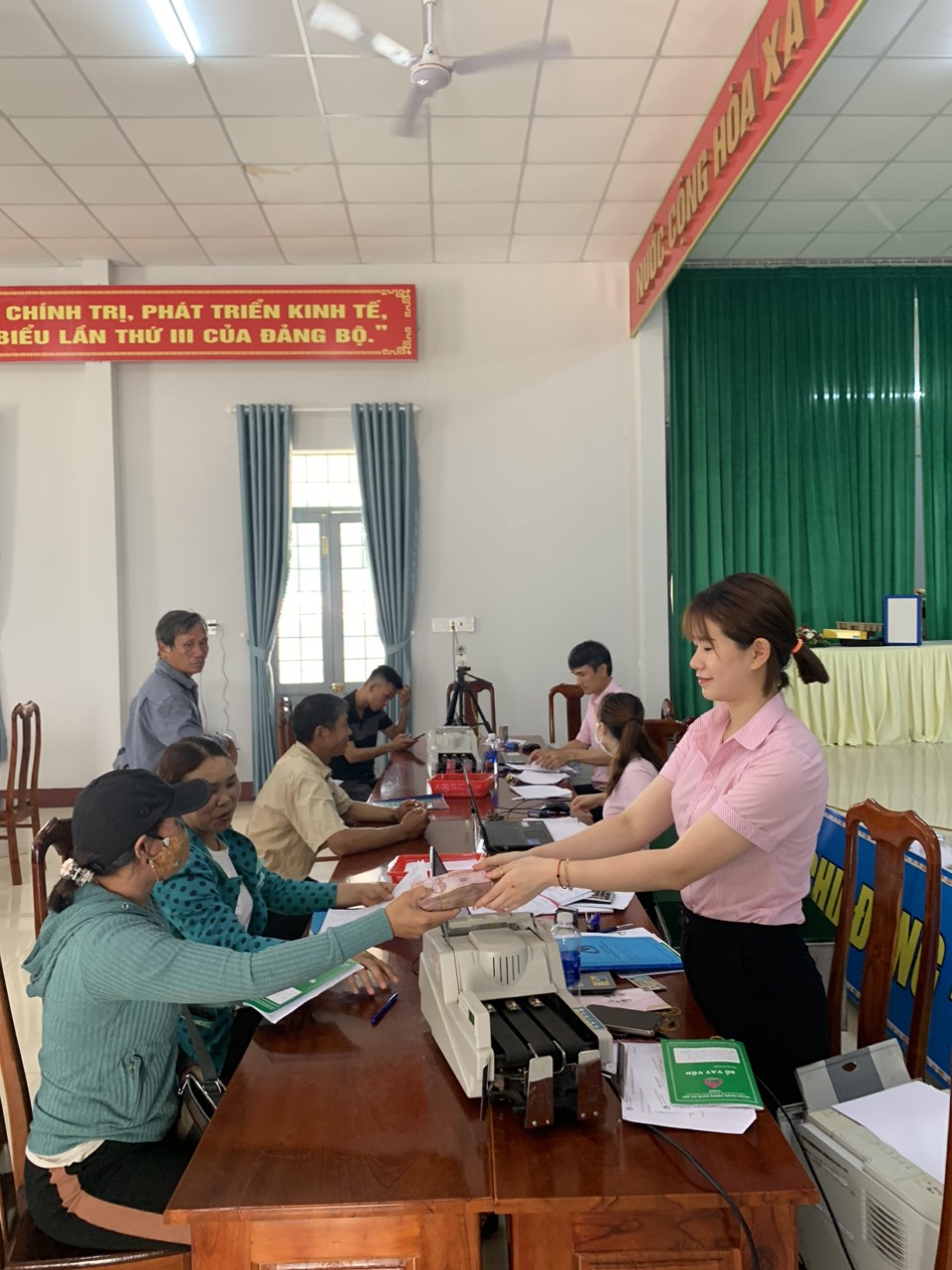 Chương trình hỗ trợ tạo việc làm, duy trì và mở rộng việc làm góp phần giúp người dân khó khăn vươn lên trong cuộc sống