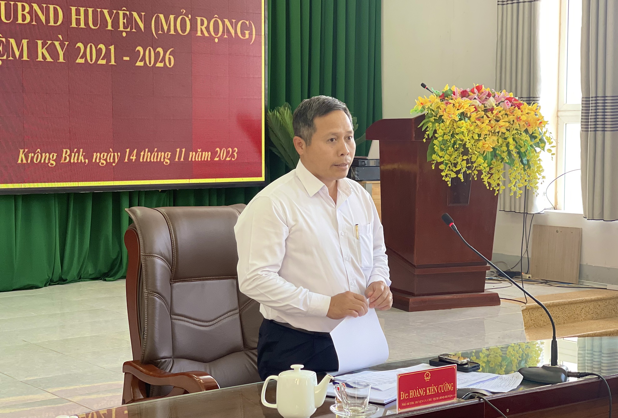 UBND huyện tổ chức họp Thành viên UBND huyện (mở rộng)